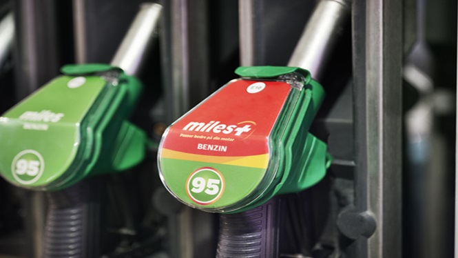 Zdjęcie przedstawia dystrybutor paliwa miles+