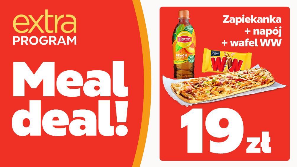 Zestaw meal Deal przestawiający zapiekankę, batona ww i napój.